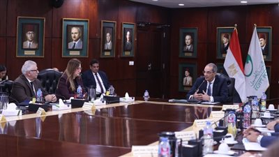 وزير الاتصالات: إضافة 1000 منفذ بريد ونشر 3000 ماكينة صراف منذ 2018