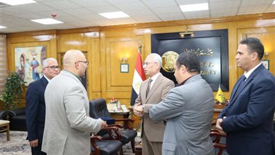 رئيس جامعة المنيا يستقبل النماذج الناجحة من خريجي كلية الهندسة