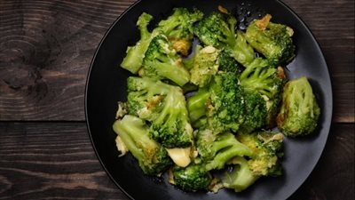 طريقة تحضير بروكلي مشوي بالثوم والليمون