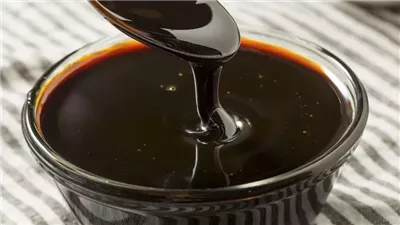 العسل الأسود.. كنز طبيعي يعالج الأنيميا ويمد الجسم بالطاقة