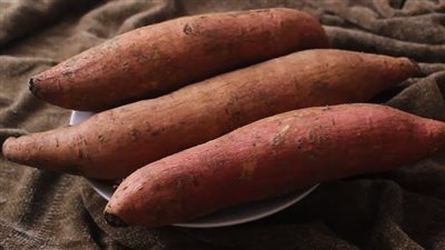 البطاطا الحلوة.. كربوهيدرات صحية وطاقة دائمة