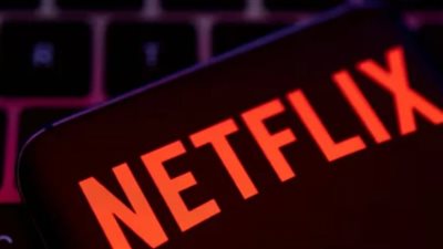 نتفليكس تعيد مسلسل شهير للخيال العلمي إلى منصتها