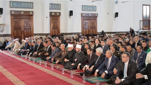 الشيخ حجاج الهنداوي يستهل شعائر صلاة عيد الفطر المبارك بتلاوة آيات القرآن