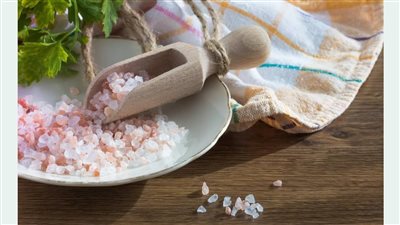 ماذا يحدث لجسمك عند إضافة ملح الهيمالايا إلى نظامك الغذائي؟