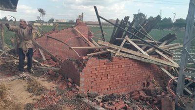 إزالة حالتي تعدٍ على أراضي الدولة بمركز بدر على مساحة 120م²