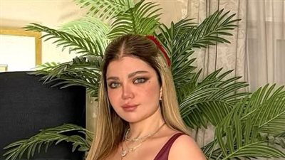 ياسمين الخطيب تشبه عارضات الأزياء بالجلد المجسم