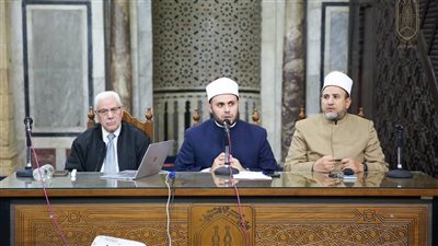 ملتقى التفسير بالجامع الأزهر: البيوت التي لا تبنى على الود والمحبة هي بيوت واهية