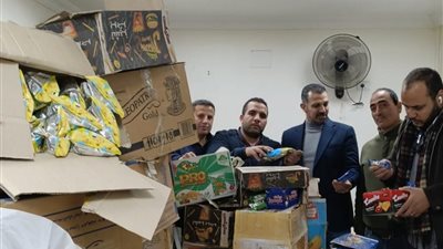ضبط 500 عبوة مقرمشات و2000 قطعة شيكولاتة منتهية الصلاحية داخل بالبحيرة