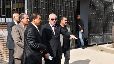 رئيس جامعة قناة السويس يتفقد أعمال تطوير المشايات وأماكن الانتظار والاستذكار
