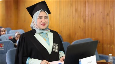 تجارة قنا تناقش رسالة ماجستير حول جودة الحياة الوظيفية