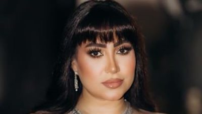 بوسي تطل بالأسود المطرز بصيحة خريف وشتاء 2026