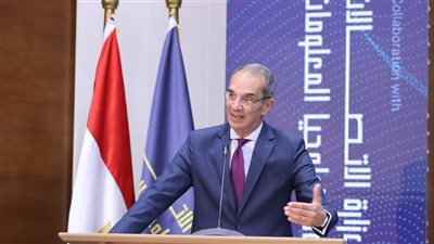 وزير الاتصالات: 3 مليارات جنيه لتأهيل مباني الكلية الحربية لطلاب 