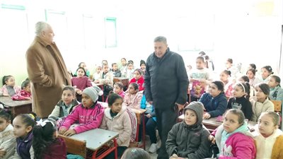 مدير تعليم البحيرة يتابع امتحانات التقييم النهائي للصفين الأول والثاني الابتدائي 