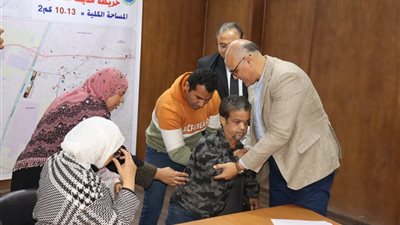 محافظ القليوبية يلتقي أهالي الخصوص ويوجه بحلول فورية للمشكلات