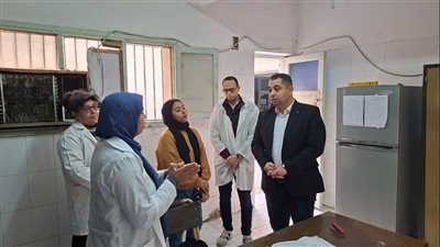 وكيل الصحة بقنا يتفقد وحدة سيدي عمر ويستمع للمترددين ويوجه بتلافي السلبيات