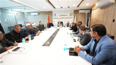 محافظ أسيوط يتابع غلق اللجان وبدء فرز الأصوات في جولة الإعادة