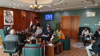 رئيس جهاز العبور يجتمع مع ممثلي سكان كمبوند هليوبوليس هيلز