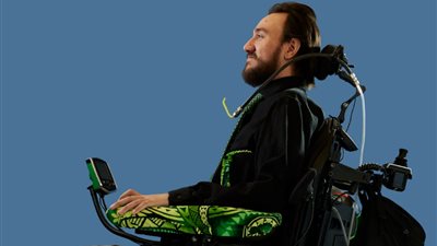 Neuralink تقترب من تحقيق حلم استعادة الحركة والبصر الكامل