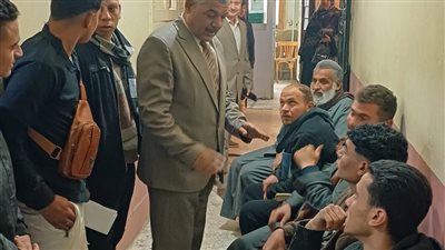 مديرية العمل  تسلم عقود عمل للشباب من أبناء المحافظة للعمل بالمملكة الأردنية