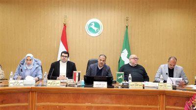 محافظ الشرقية يدعم ذوي الهمم بعقود عمل