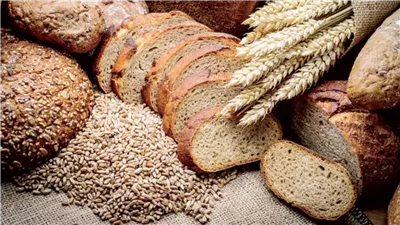 طريقة عمل خبز الحبوب الكاملة وفوائده الصحية 