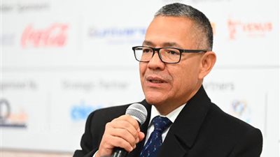 أرنستو فييجاس.. حين تصبح الثقافة الجدار الأخير لفنزويلا