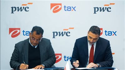 شراكة بين إي تاكس وPwC لدعم بناء قدرات رقمية متقدمة وتحليل البيانات