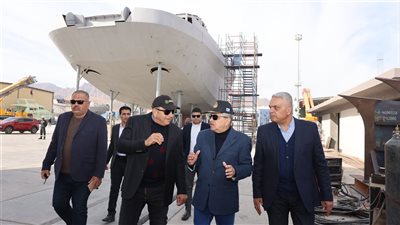 رئيس هيئة قناة السويس: بناء 4 قاطرات بحرية ويخت سياحي
