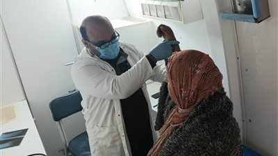 1697 مستفيدًا من قافلة طبية مجانية بميت دمسيس بالدقهلية