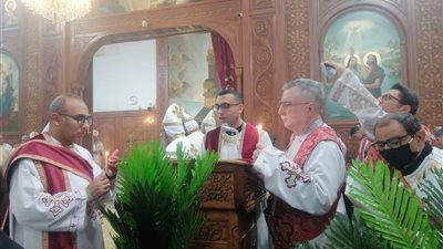 محافظ الفيوم والقيادات التنفيذية والأمنية والشعبية تشارك في قداس عيد الميلاد