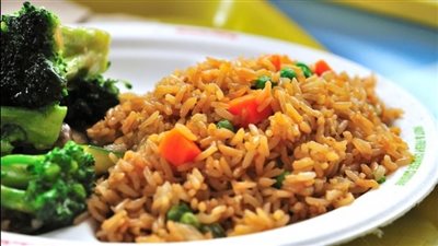 طريقة عمل الأرز البني بالخضار الصحي