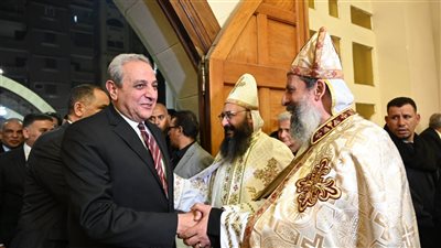 محافظ الغربية يشارك في قداس عيد الميلاد بكنيسة ماري جرجس بطنطا