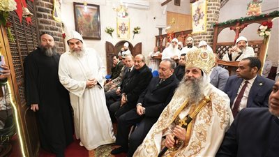محافظ أسيوط يشارك في القداس بزيارة إيبارشيات ديروط والقوصية والدير المحرق