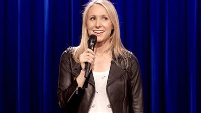 نيكي غلاسر تستعد لتقديم حفل جولدن جلوب بدون تعليقاتها اللاذعة 