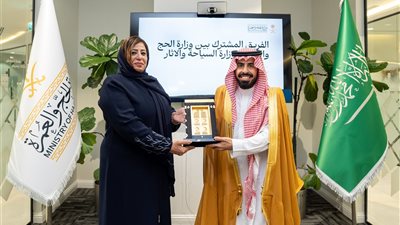 مناقشة آليات رفع وتطوير جودة الخدمات المقدمة للمعتمرين المصريين