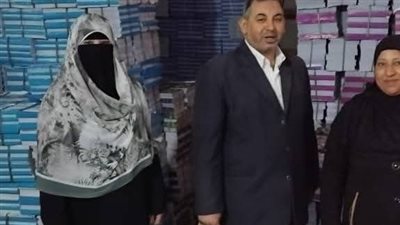 مدير تعليم المنشاه يتابع تسليم الكتب الدراسية للفصل الدراسي الثاني