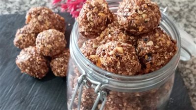 كرات الشوفان بالعسل.. حلوى صحية تمدك بالطاقة