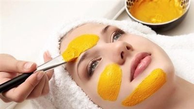 فوائد الكركم للبشرة.. يوحدها ويعالج الالتهابات