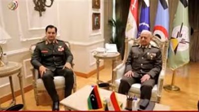 وزير الدفاع ورئيس الأركان يبحثان التنسيق العسكري مع نائب قائد الجيش الليبي