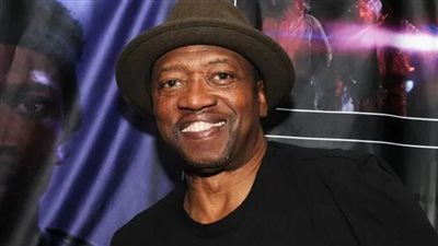 وفاة توماس كينت نجم مسلسل بانكي بريستي عن عمر ناهز 69 عامًا