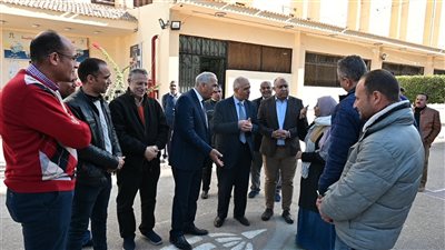  نائب رئيس جامعة الفيوم يتفقد الامتحانات والمدن الجامعية
