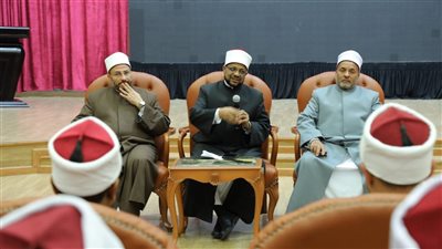 أمين البحوث الإسلاميَّة ومساعده يجتمعان بمديري الدعوة على مستوى الجمهوريَّة
