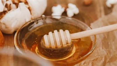 فوائد الثوم مع العسل... تعرف على سر طبيعي يستخدم منذ قرون