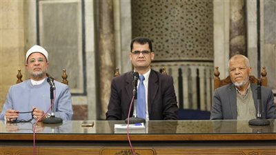 ملتقى التفسير بالجامع الأزهر: مجتمع النحل يعطينا نموذج عملي في الانضباط والتعاون وتحقيق الأهداف