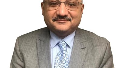 أيمن ثابت رئيسًا لقطاع التخطيط بالشركة القابضة لمصر للطيران