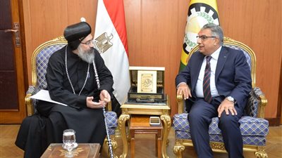 محافظ الدقهلية يستقبل وفد الكنيسة في إطار الاحتفالات بالعام الميلادي الجديد