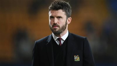 مايكل كاريك يقترب من تولي تدريب مانشستر يونايتد مؤقتًا حتى نهاية الموسم