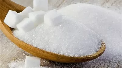 طبيبة توضح مخاطر الإفراط في تناول السكر