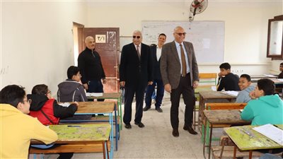 محافظ القليوبية يتفقد امتحانات الشهادتين الابتدائية والإعدادية الأزهرية