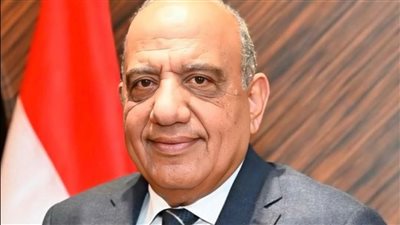 وزير الكهرباء يغادر إلى الصين لبحث إقامة مصنعي بطاريات تخزين الطاقة وأنظمة ربط المحطات